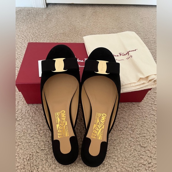 Salvatore Ferragamo Black 'Emile' bow suede mules slide flats Size 6.5C - Picture 8 of 11